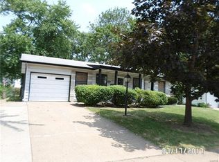 493 Candle Light Ln, Hazelwood, MO 63042