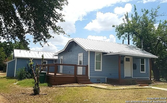 1st image of 946 W Lullwood Ave