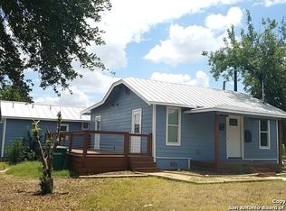 946 W Lullwood Ave, San Antonio, TX 78201