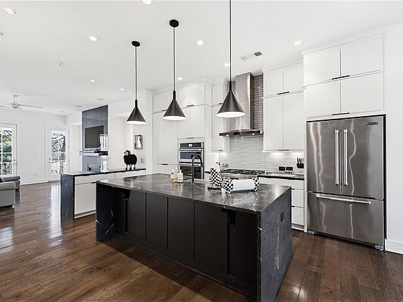 5th image of 3573 Parkside Way