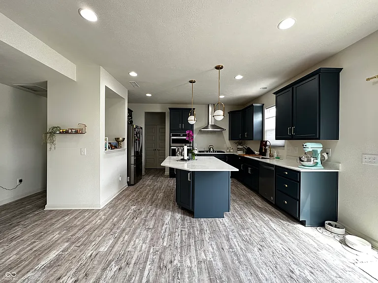 6083 Flagler Ln — Photo 4