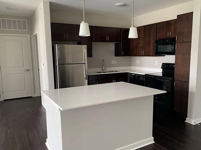 460 N White River Parkway West Dr — Photo 5
