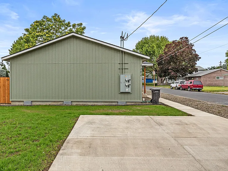 1302 S 14th Ave — Photo 27