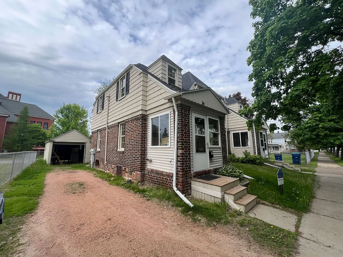 Building Photo - 620-622 Henrietta St