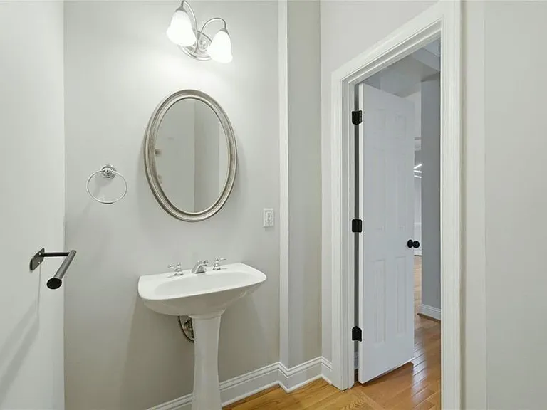 319 Creekbank Way SE — Photo 17