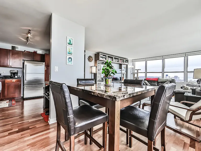 655 W Irving Park Rd #3810 — Photo 14