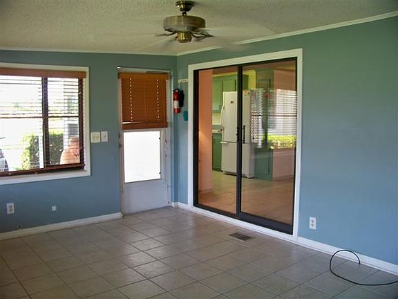 3rd image of 1811 Tower Lakes Blvd