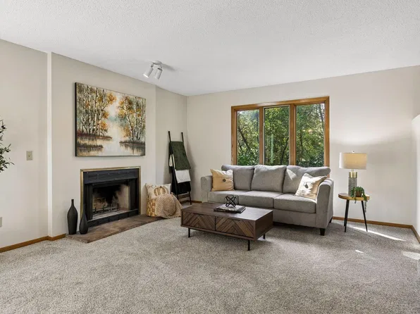 1432 Willow Creek Ln, Shoreview, MN 55126