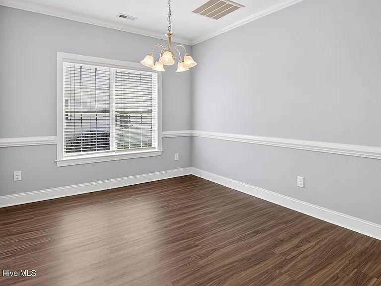 1661 Cambria Dr #B — Photo 15
