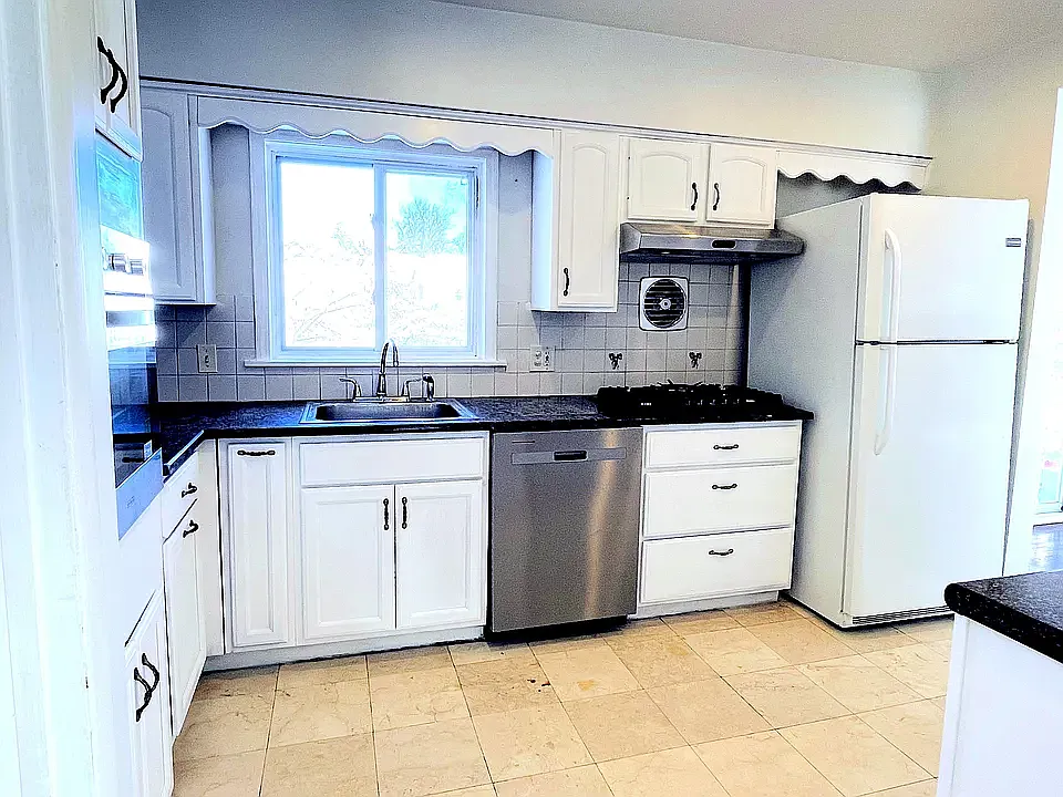 3 bed, 1841 sqft, $4,800 — Photo 3