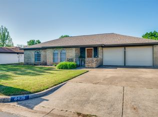 8428 Glenann Dr, North Richland Hills, TX 76182