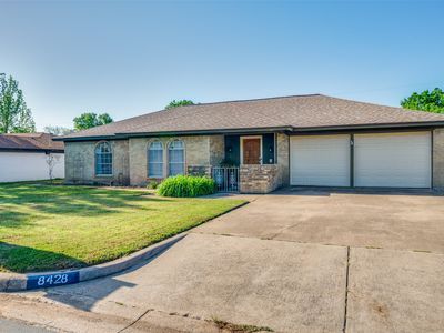8428 Glenann Dr, North Richland Hills, TX, 76182