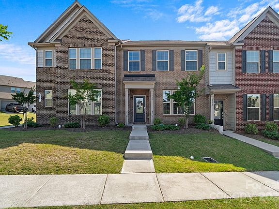 2nd image of 6838 Piper Thorn Way