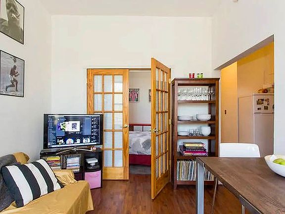 3rd image of 100 Jefferson Ave APT 3F