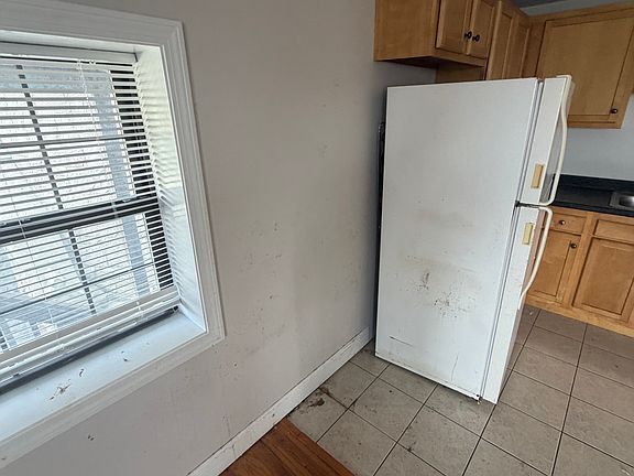 5th image of 89 Aiken Ave #2