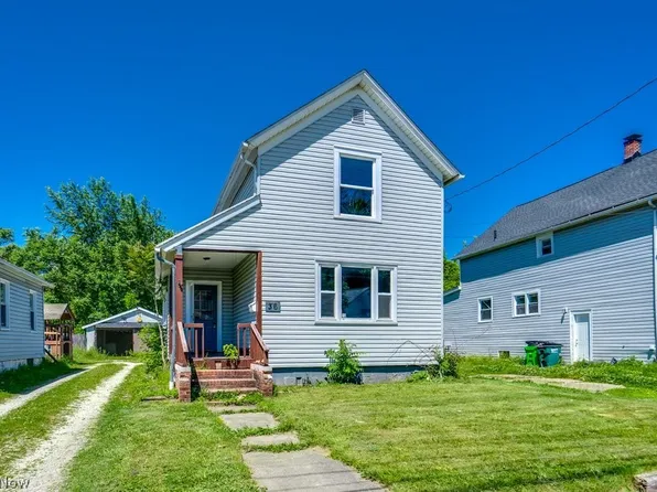 36 21st St NW, Barberton, OH 44203