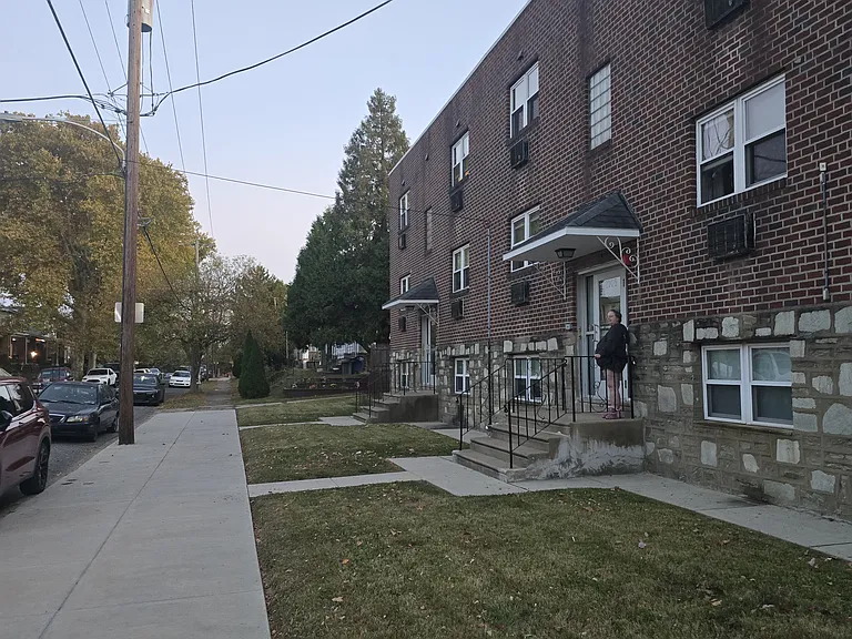 2000 Griffith St #11 — Photo 11