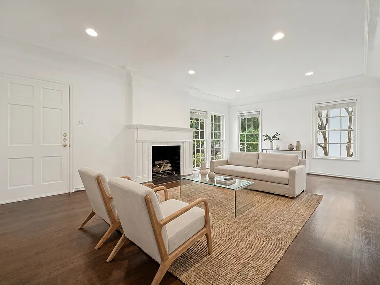 4542 Westway Ave — Photo 2