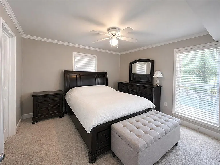 48 Peachtree Ave #221 — Photo 6