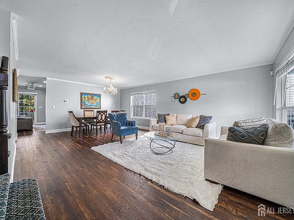 5th image of 42 Springfield Rd