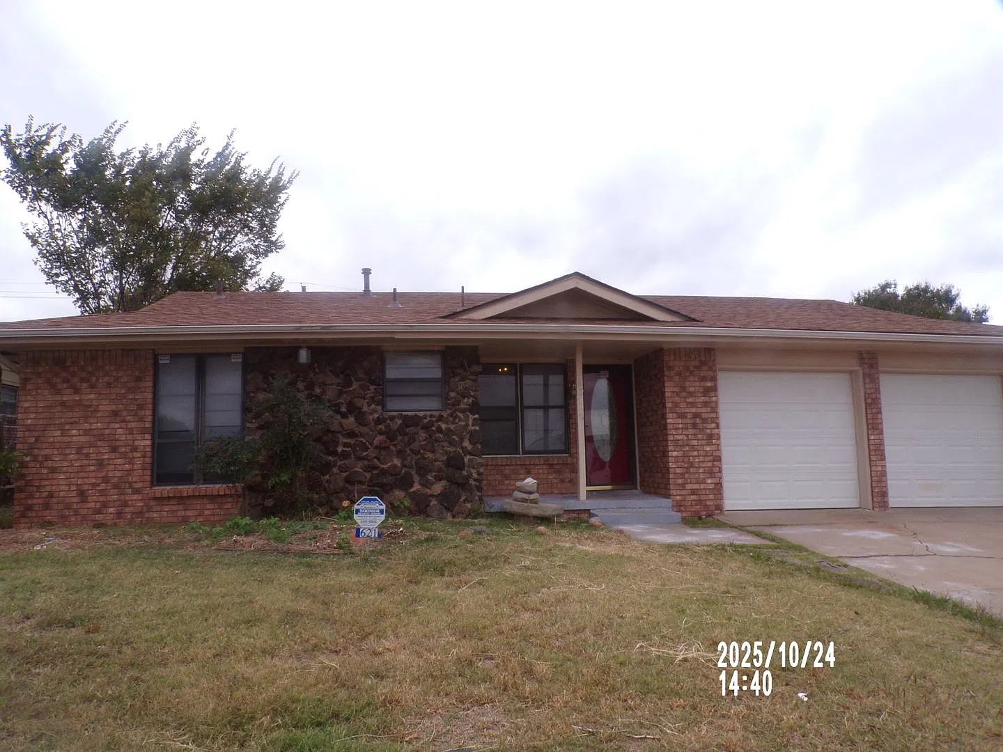 Very Nice home located in the Sullivan Village Area! — Photo 1