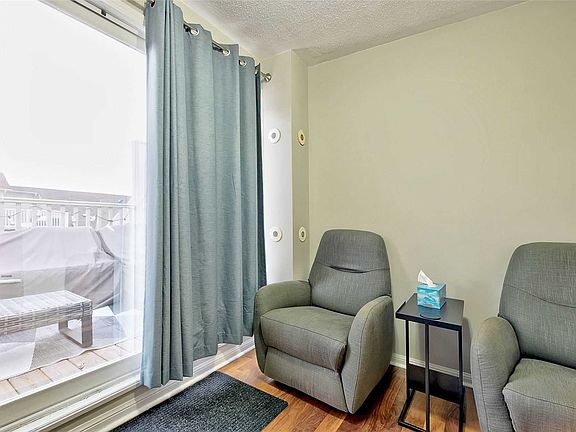 4th image of 574 Shoreline Dr #6