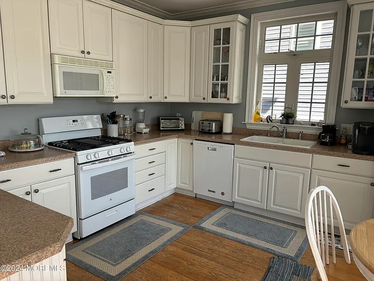43 Ocean Ave — Photo 5