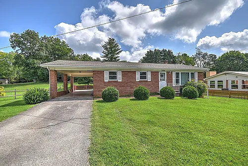 208 Hogan Ave Photo 1