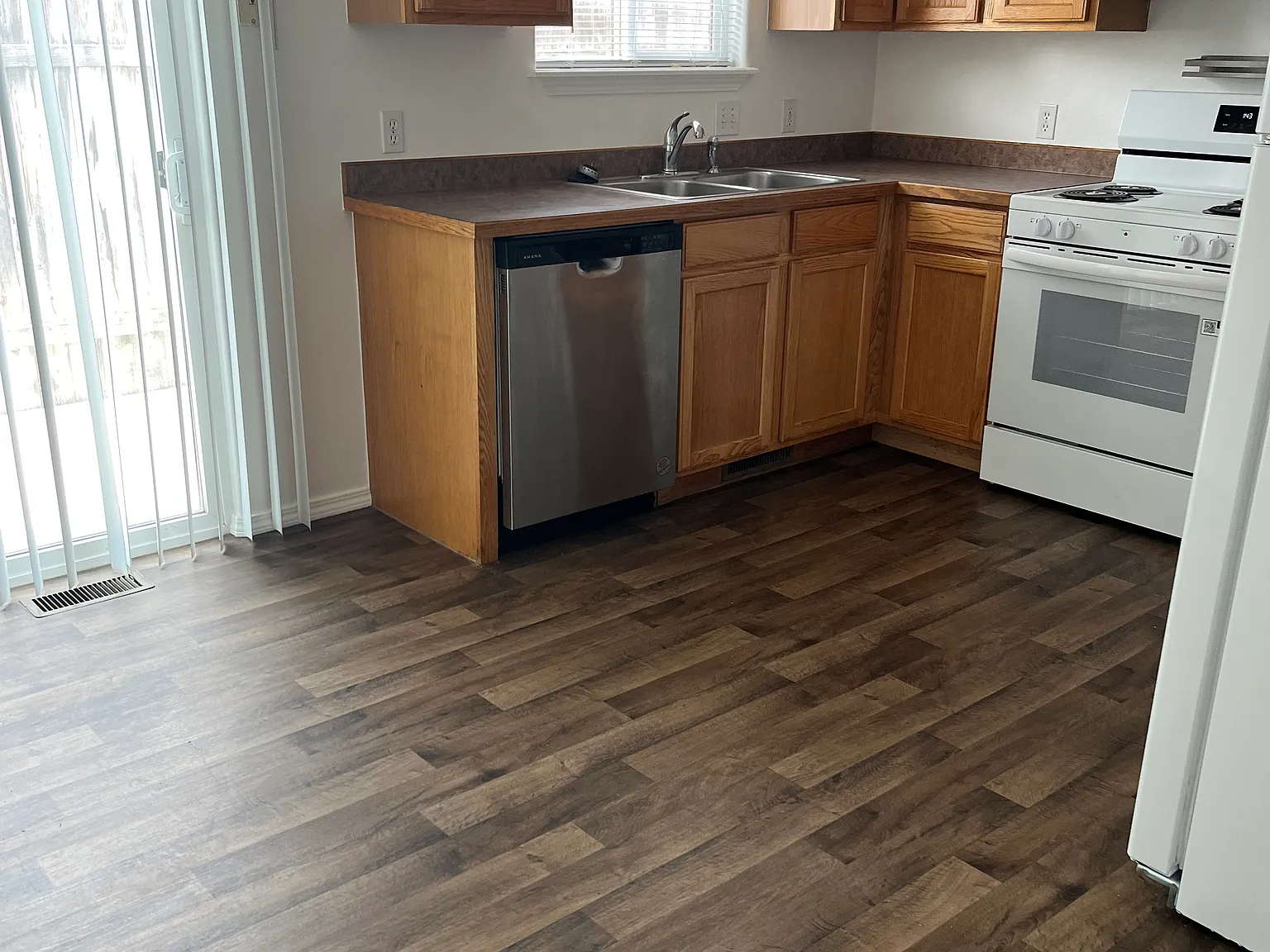 2 bed, 945 sqft, $1,400 — Photo 1