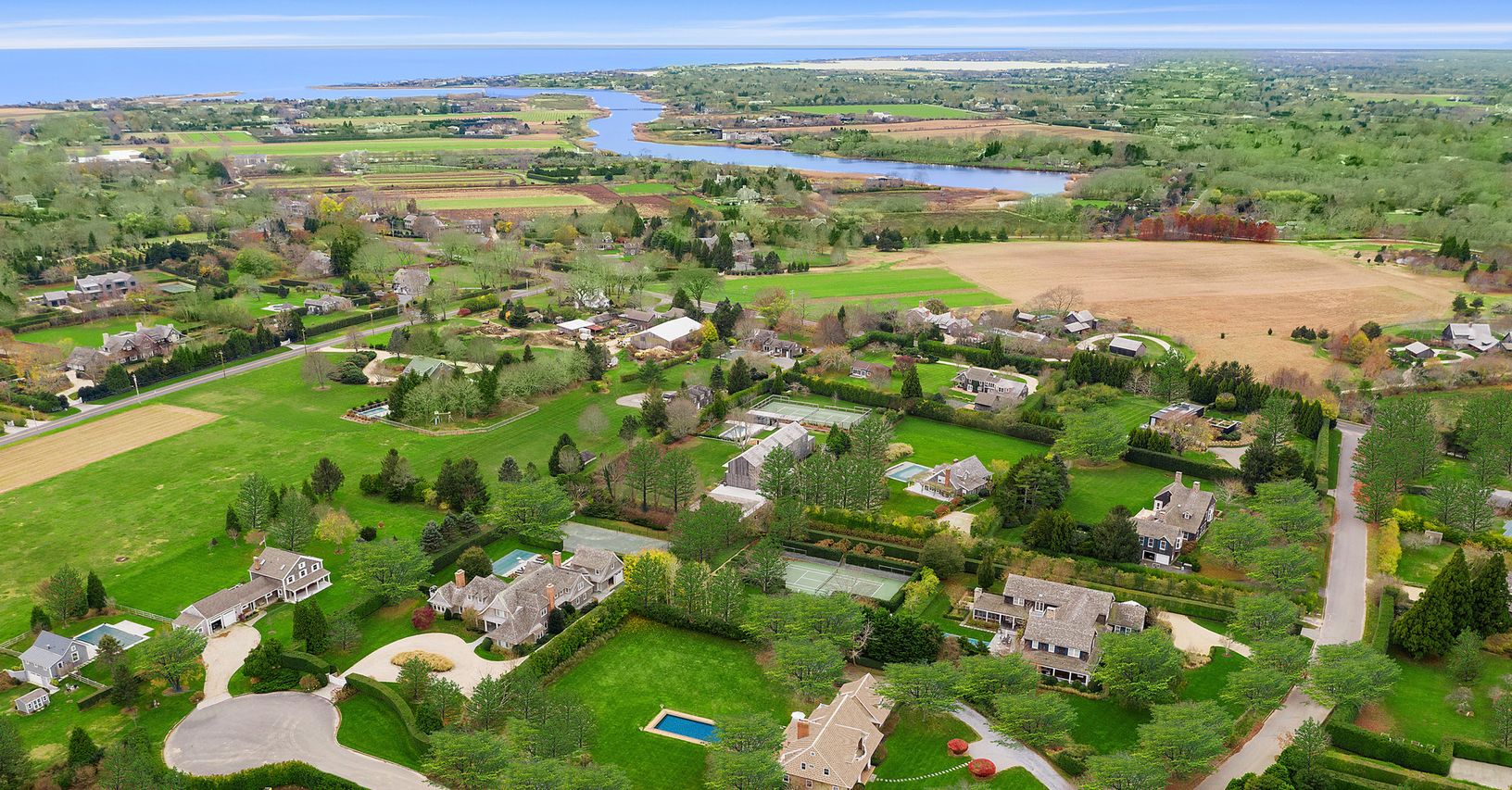  Close to Sagg Pond and Ocean Beaches