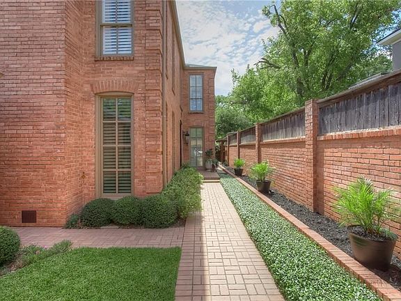 3rd image of 5221 Byers Ave