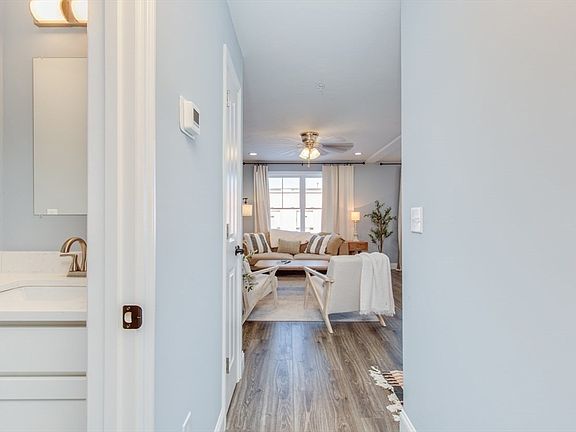 3rd image of 7-7 Dumaine Ave #H