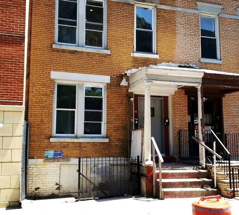 2nd image of 3554 Webster Ave APT 2