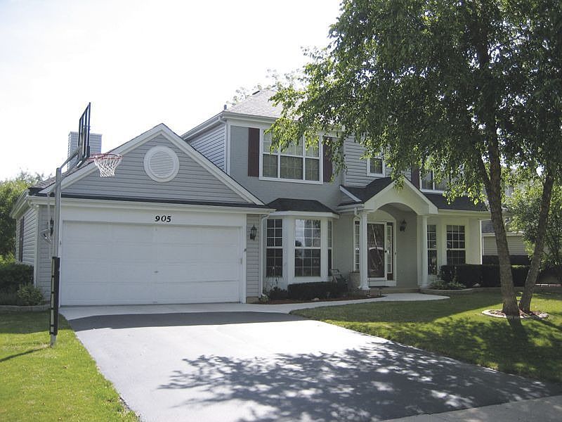 905 Ridgewood Front