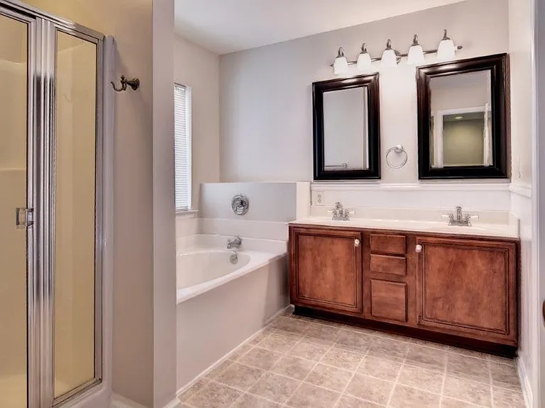 4559 Beacon Hill Dr — Photo 21