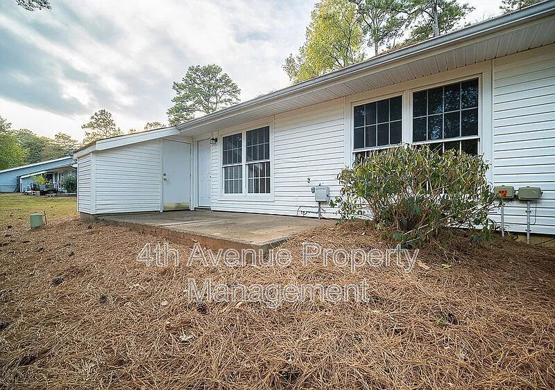 2 bed, 1.0 bath, $1,350 — Photo 3