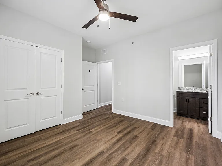325 E 12th Ave — Photo 5