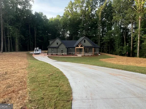 304 Stonington Dr, Mount Airy, GA 30563