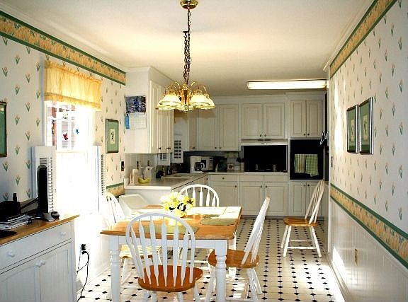 Kitchen/Breakfast Area 