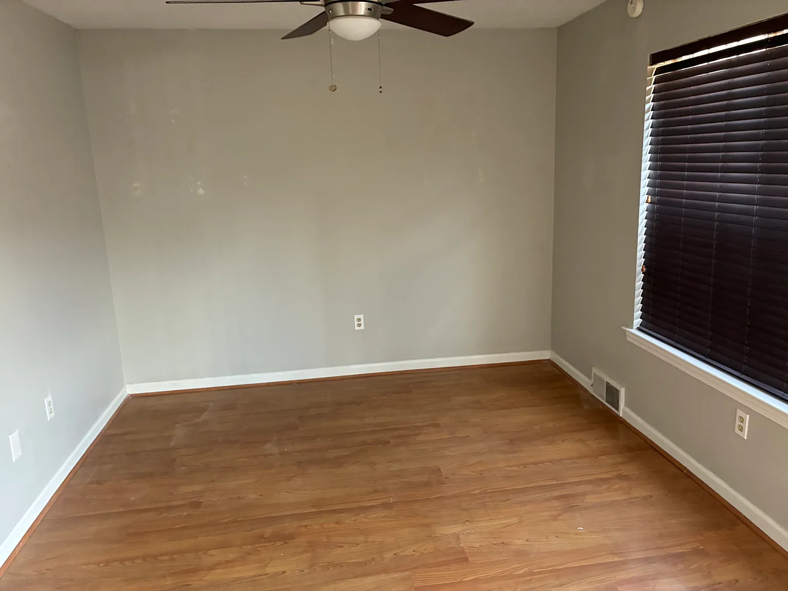 2 bed, 1.5 bath, 1122 sqft, $1,300 — Photo 4