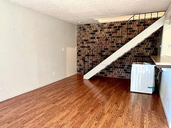 4th image of 2720 Pole Line Rd APT 2
