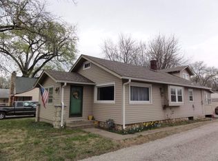 1820 NW Taylor St, Topeka, KS 66608