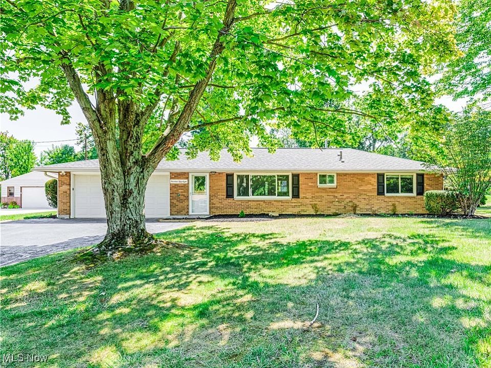 1st image of 1458 Laurel Dr