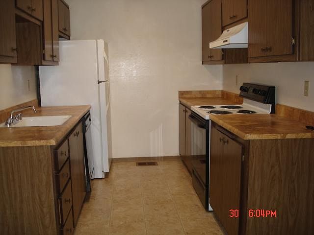 2nd image of 930 E Tabor Ave #B-3
