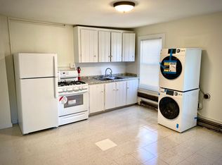 69 1/2 Meadow St APT 2F, Westfield, MA 01085