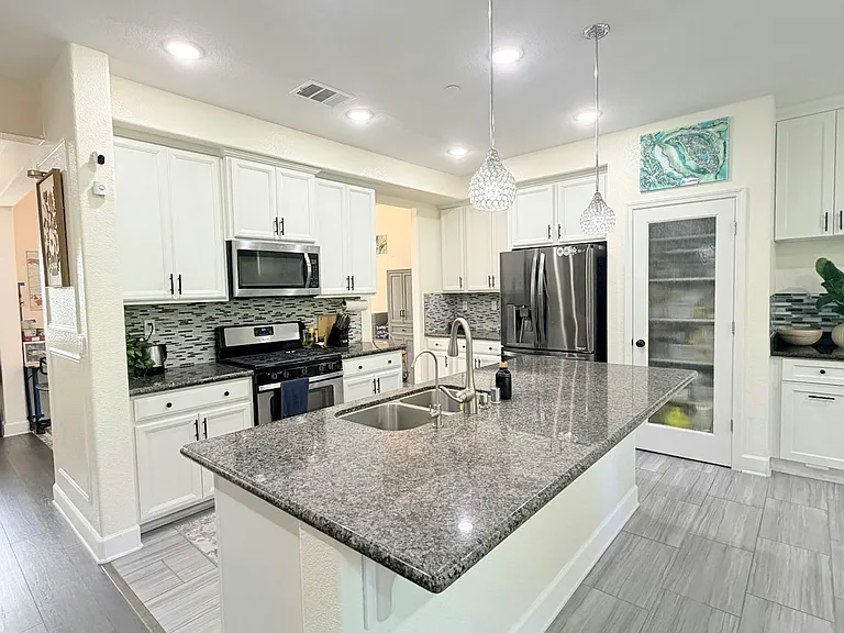 2276 Acero Ct — Photo 6