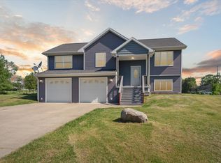 1052 Azalea Dr, Jackson, MI 49201