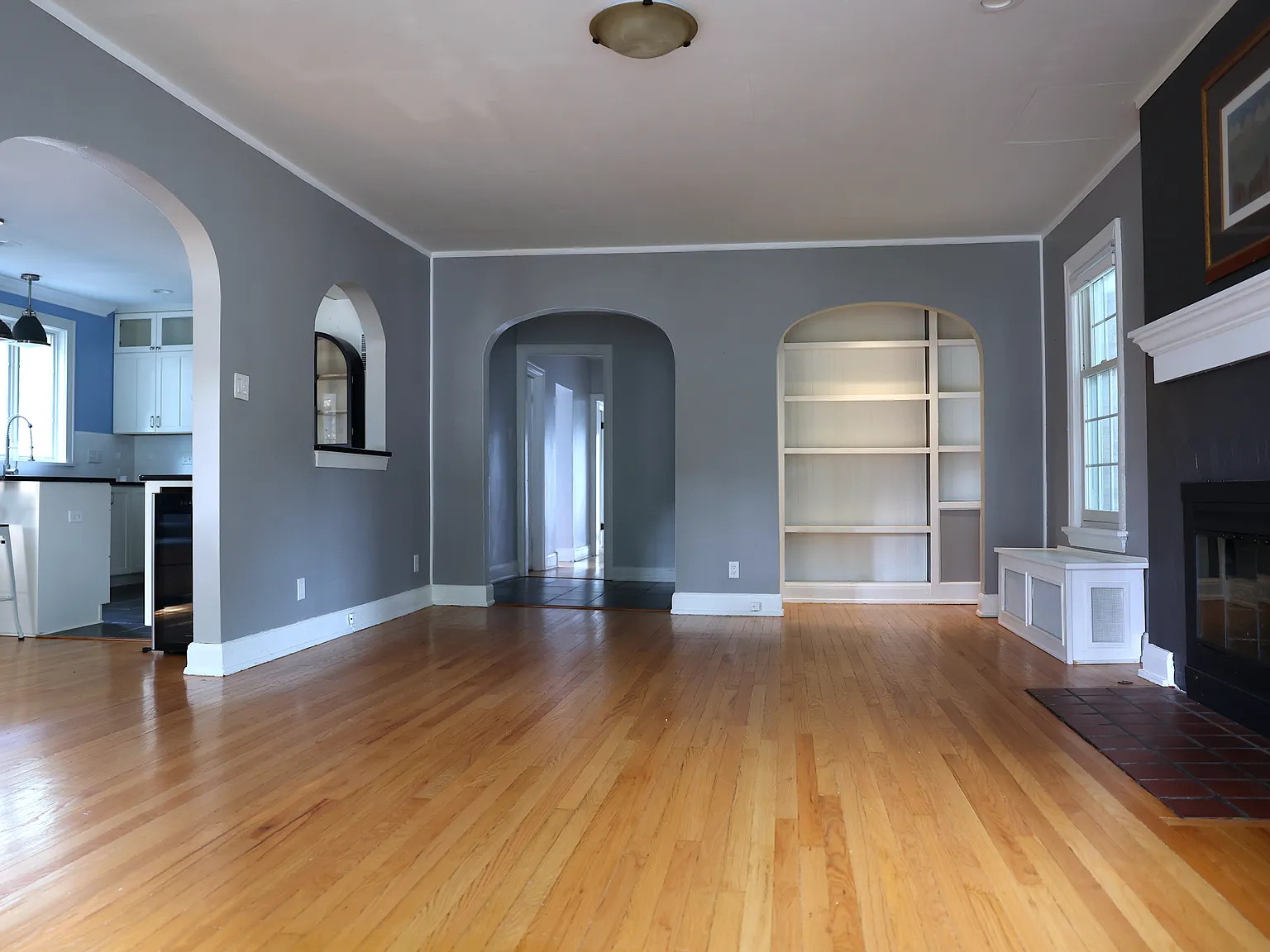 3 bed, 1900 sqft, $3,800 — Photo 3