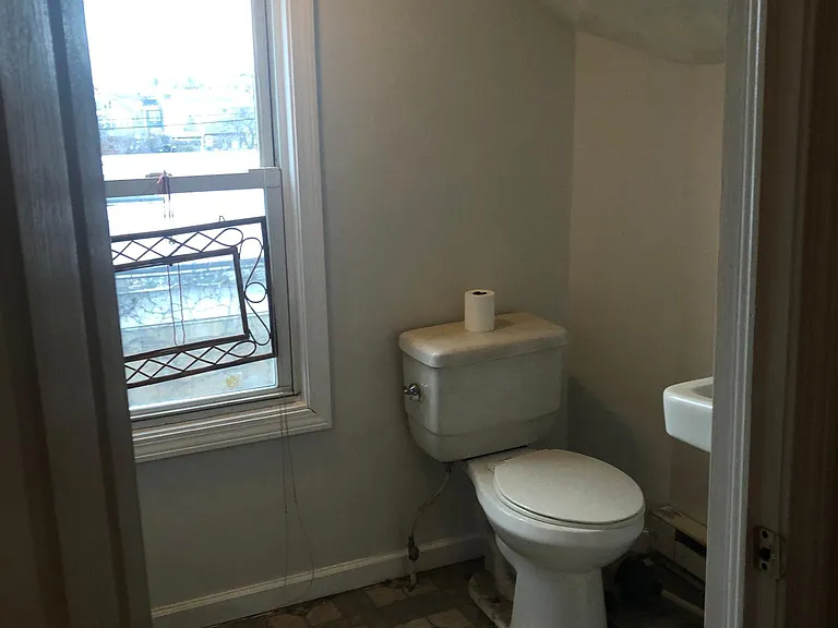 437 W Fountain St #3 — Photo 8
