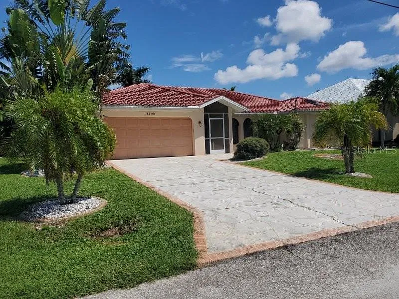 3 bed, 2.0 bath, 1998 sqft, $3,900 — Photo 1